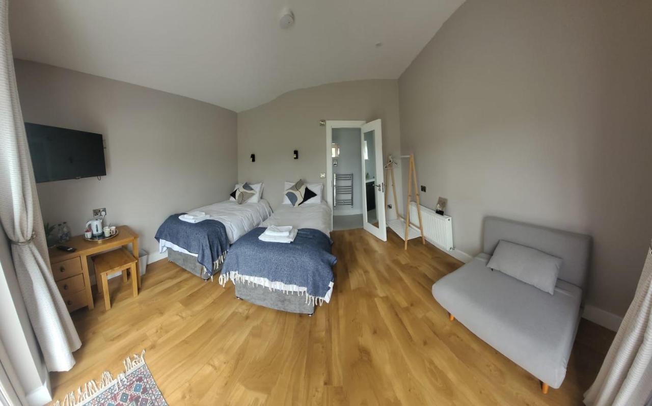 Stoneyford Luxurious Cabins Exterior foto